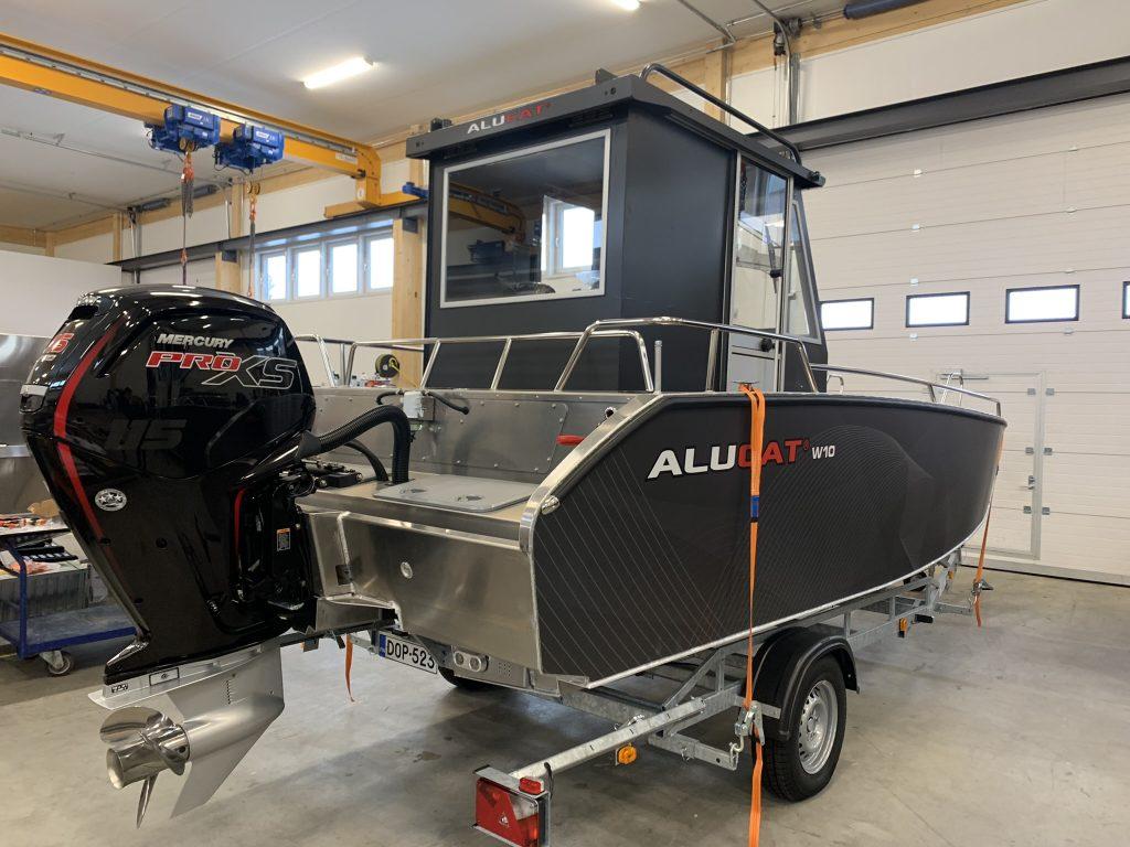 W10 CABIN2